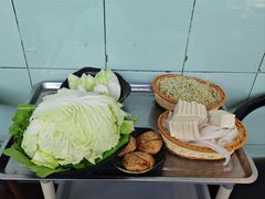 -洞庭洲·防空洞火锅·铜锅涮肉·烧烤(新百广场店)