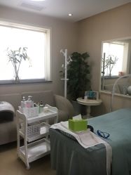 -YooMee优美智能科技美肤机构