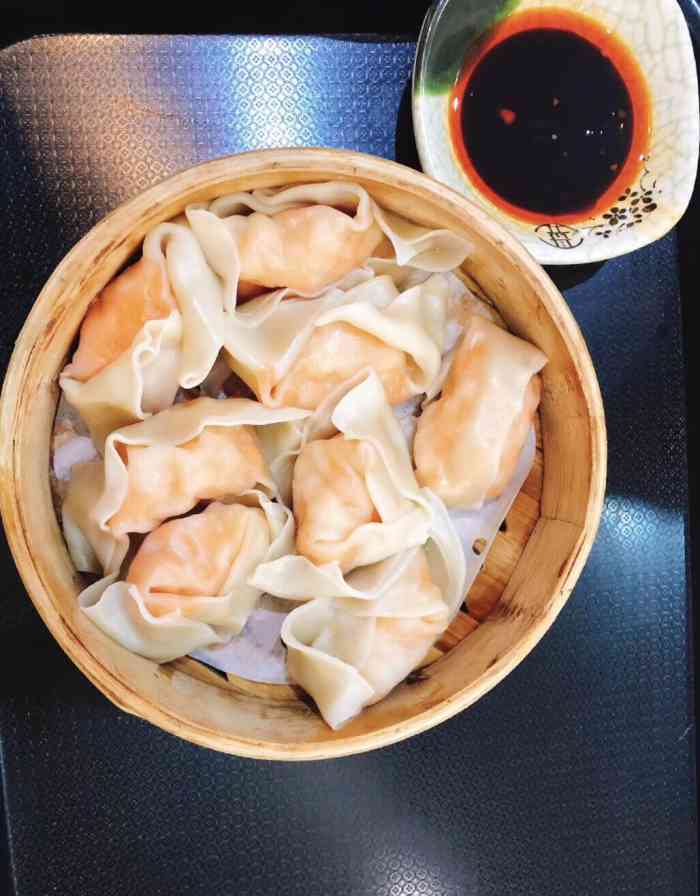 耳光馄饨(迎熏路店)-"我们点了福袋馄饨和虾肉鱼子蒸馄饨,味道各..."-