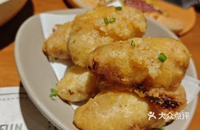 Vietnamese Garlic Butter Chicken Wings