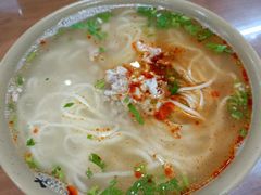 -亮亮面馆(经六路店)