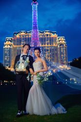 -现代经典婚纱摄影