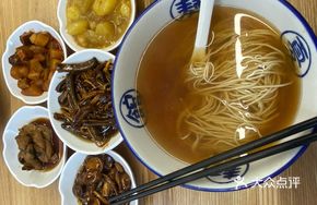 Stir-Fried Eel Noodles Soup
