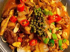 馋嘴牛蛙锅-蜜桃餐厅·伴山(绿宝广场店)