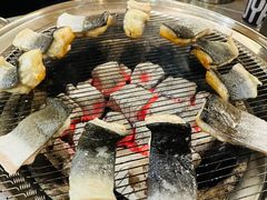 -围炉肉舍•炭烤活鳗•丹东海鲜烤肉(步行街店)