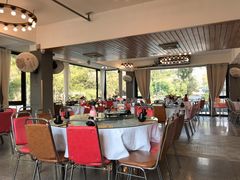 -刘姐啤酒鱼民族演艺餐厅(西街总店)