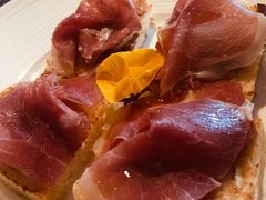 -wineapp葡萄酒餐吧(外滩金融中心店)