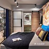 今日分享卧室到客厅的玻璃隔断让人眼前一亮！