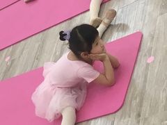 孩子喜欢老师-iBallet爱芭蕾舞蹈艺术中心(星合校区)