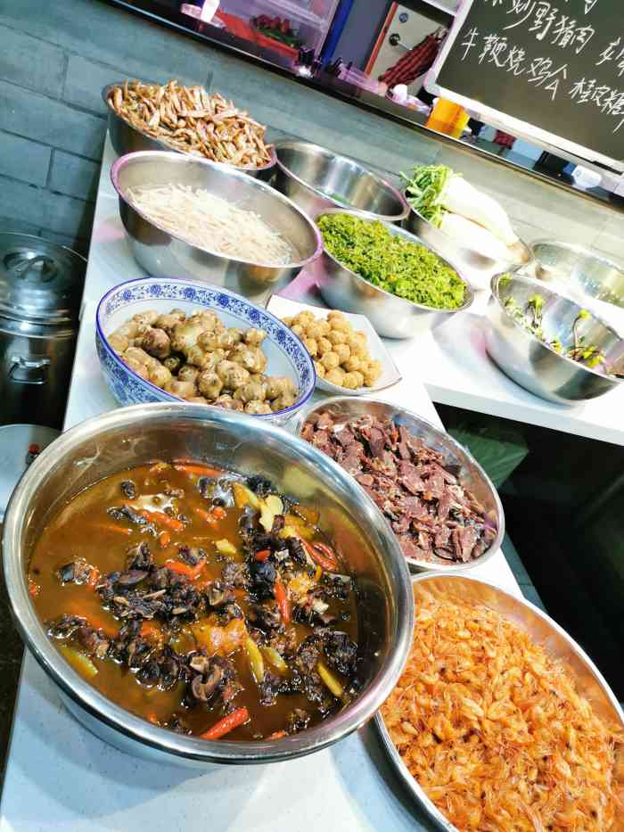 偶然间在五和也发现了一家,江西人对江西菜毫无抵抗力啊  这江西菜馆