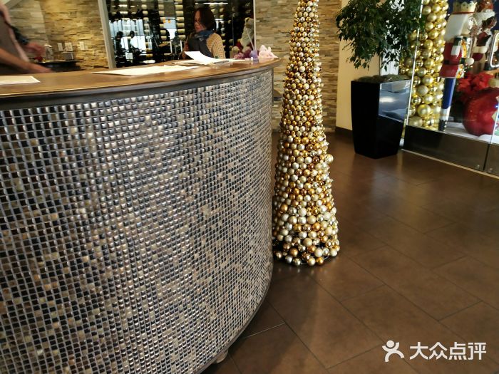 Swiss Louis Italian & Seafood Restaurant门面图片
