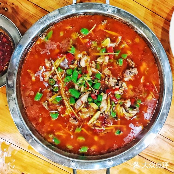 鸿鹤杨胖鲜锅兔·小龙虾(龙汇路店)