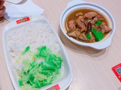 黄焖鸡饭-南城香·饭香串香馄饨香(青年路店)
