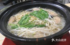 Rice Noodles with Three Meat Dishes (8 Liang)