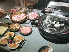 -围炉肉舍•炭烤活鳗•丹东海鲜烤肉(步行街店)
