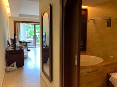 -三亚湾海居铂尔曼度假酒店