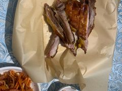 馕坑果木烤羊排-巴扎美食·新疆菜·西域歌舞表演餐厅(新疆大厦店)