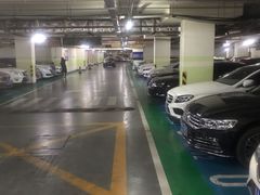 -新世界百货崇文店停车场