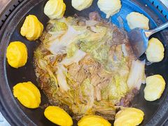 -乡村木柴铁锅炖饭店