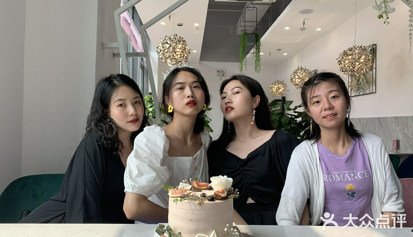 这家的麻酱吃起来就不像好麻酱的样子