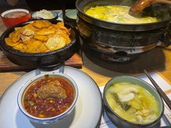 -九锅一堂酸菜鱼(学府凯德店)