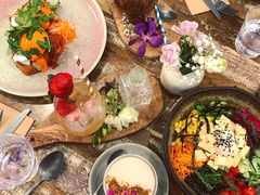 -FLOVIE FLORIST CAFE