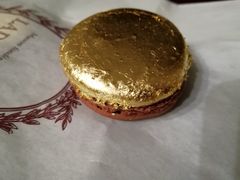 巧克力马卡龙-ladurée(戴高乐机场T 2F店)