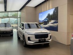 -理想汽车(世纪汇店)