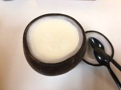 -志龙皇冠吃货椰子铺