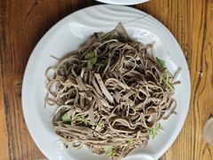 -溢心园香河肉饼总店