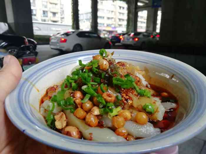 射洪窝子凉粉-"就是街面很小一个店口,第一次吃了下冰粉,.