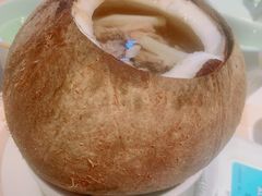 原只椰子炖乌鸡-珍味汤馆·潮汕家乡菜(保利文化广场店)