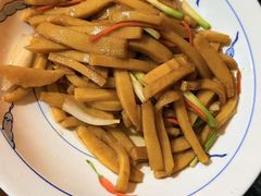 -头上红煨盐鸡·非遗院子餐厅