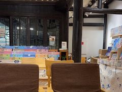 -猫的天空之城概念书店(杭州南宋御街店)