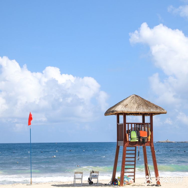 基本每间房间都可以看到海，房间内有一个独立的阳台