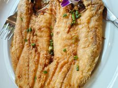 -Chom Cafe and Restaurant