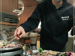 -围炉肉舍•炭烤活鳗•丹东海鲜烤肉(步行街店)