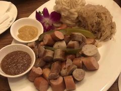 巴伐利亚香肠拼盘-宝莱纳啤酒花园餐厅PAULANER BRAUHAUS Nanjing(广州路店)