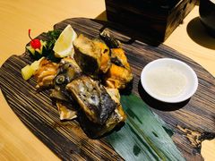 盐烤三文鱼头-越光米贩精致料理餐厅(金鹰店)