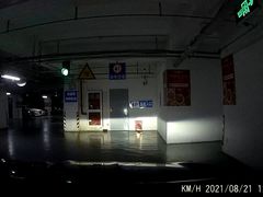 -龙阳广场-地下停车库