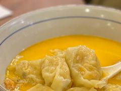 金汤黄鱼馄饨-蟹黄鱼·楼上面馆(外滩中央旗舰店)