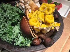 -三出山火锅(南京万象天地店)