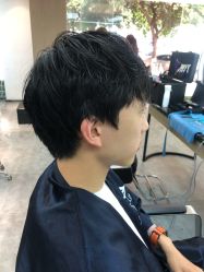 -诗悦发型烫染SALON