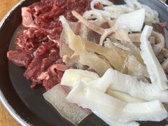 -小志家.鲜牦牛肉牛杂火锅野生菌汤锅