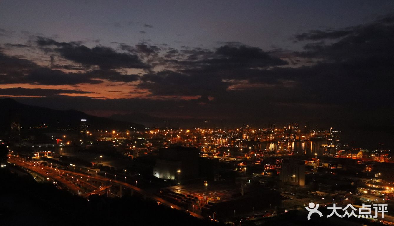 盐田港的夜与日出清晨 尽收眼底