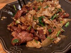 酸菜炒羊里脊-阿里家·新疆烤肉酒場 by MIG