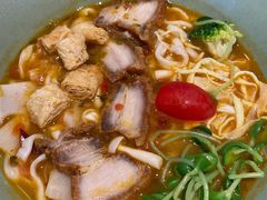 黄金脆皮猪五花面-陳八两面家(滨江天街店)