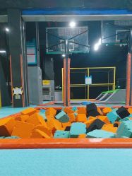 -蹦贝运动中心·蹦床·攀岩·闯关(龙岗店)