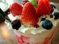 草莓白雪芝士沙沙冰-娜娜家•Nana’Garden (福州道店)