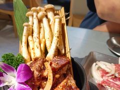 -围炉肉舍丹东海鲜烤肉·烤活鳗(步行街店)